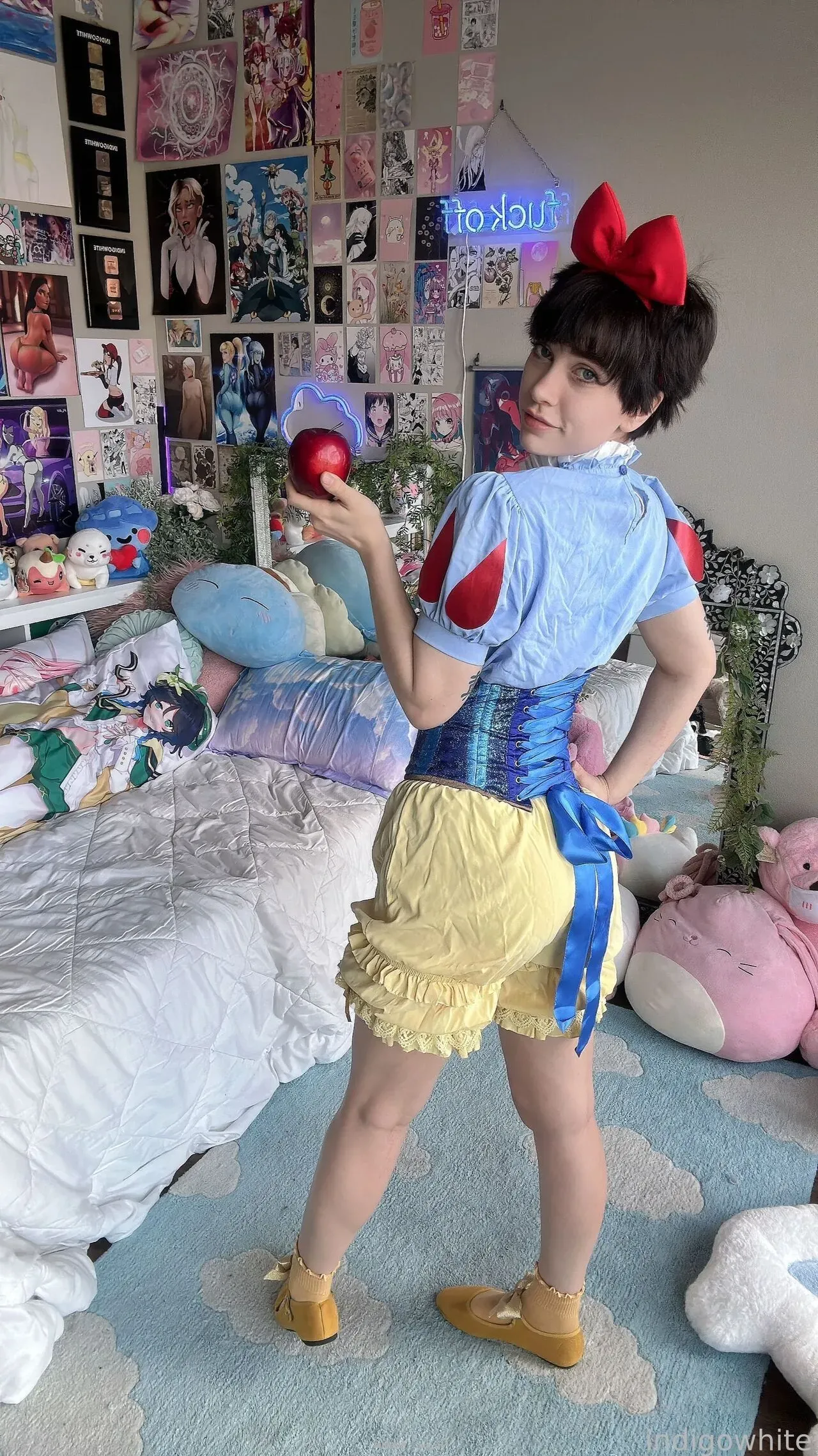 Indigo White – Snow White