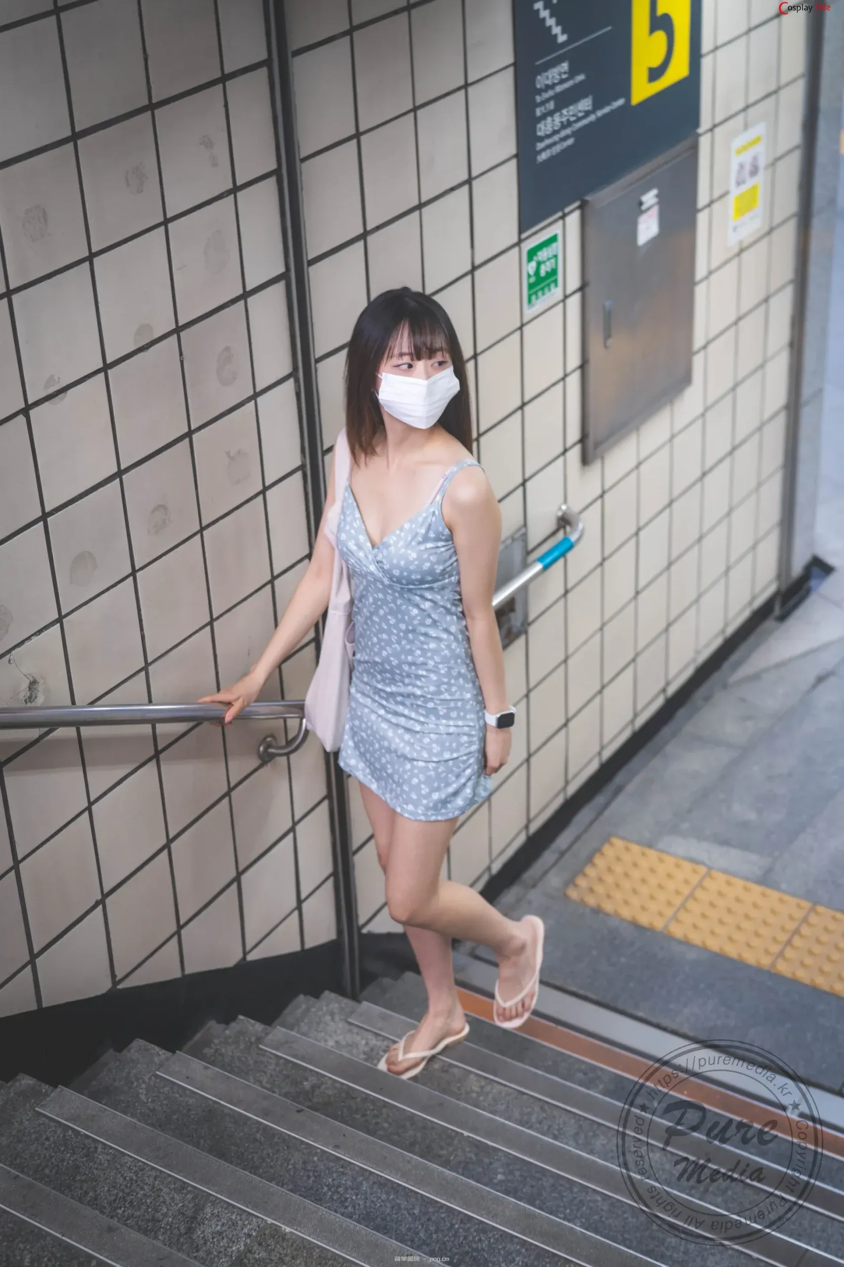 Pure Media – Hina (히나) – Red lanyard “121 photos”-1