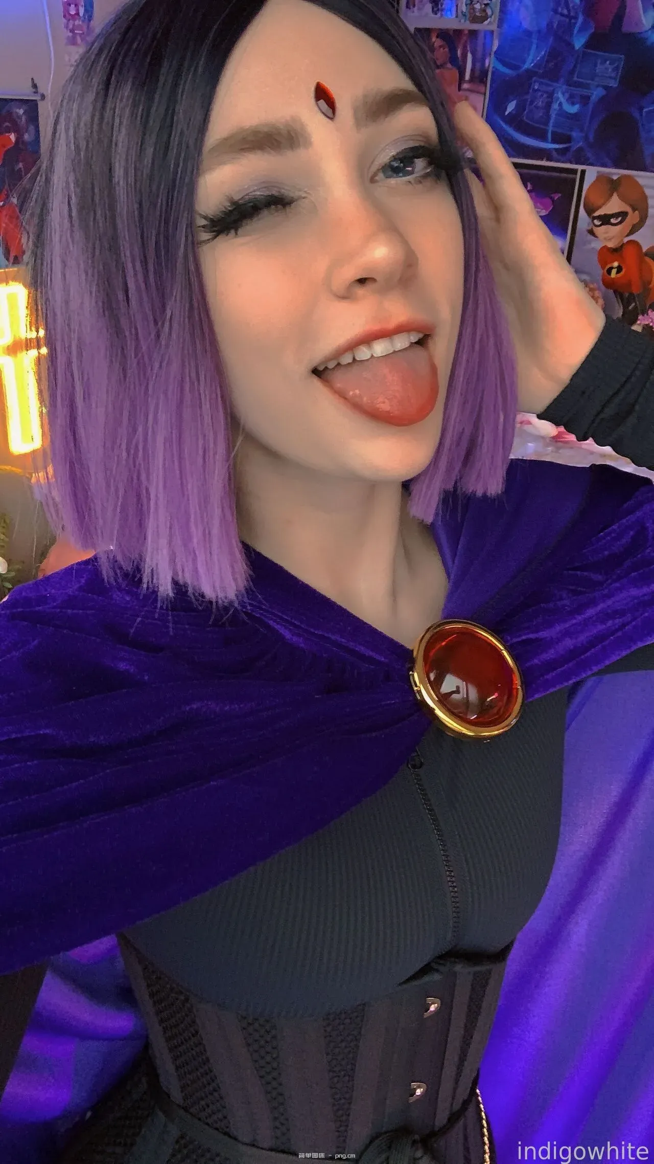 Indigo White – Raven