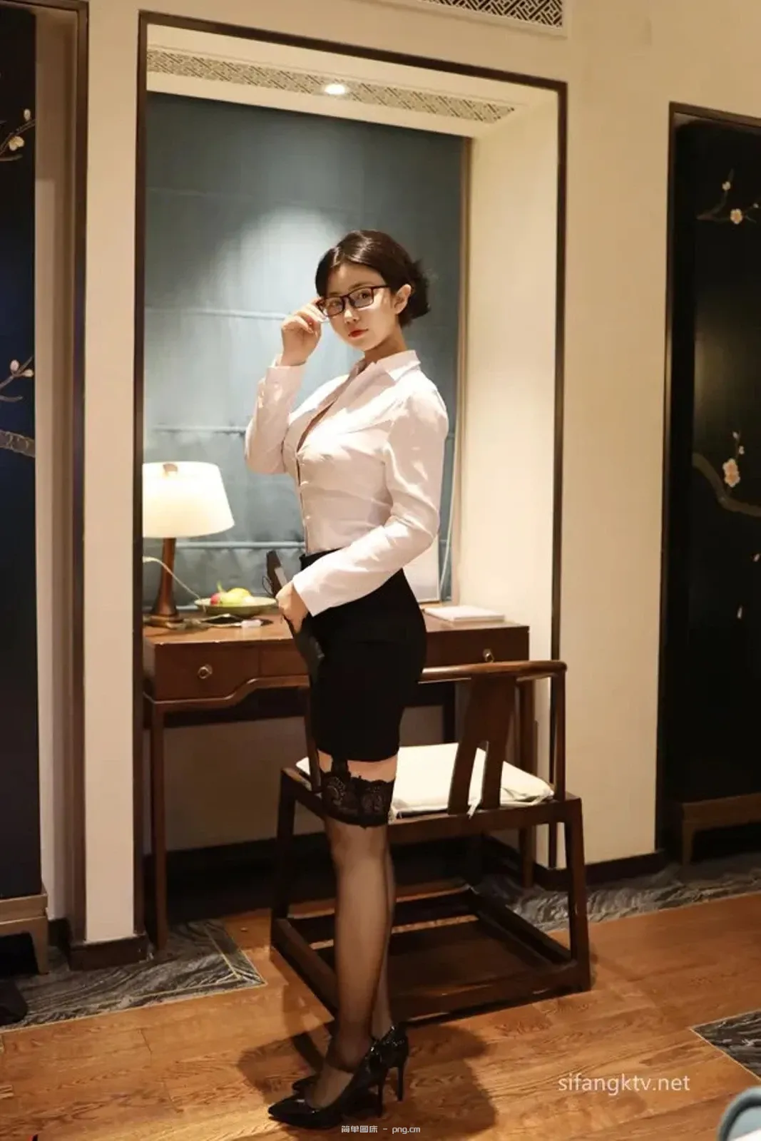秀人網 陳小花《內部助力圖》秀人網(職業裝OL Vol. 7977 8173) (159 Photos) - 8E资源站