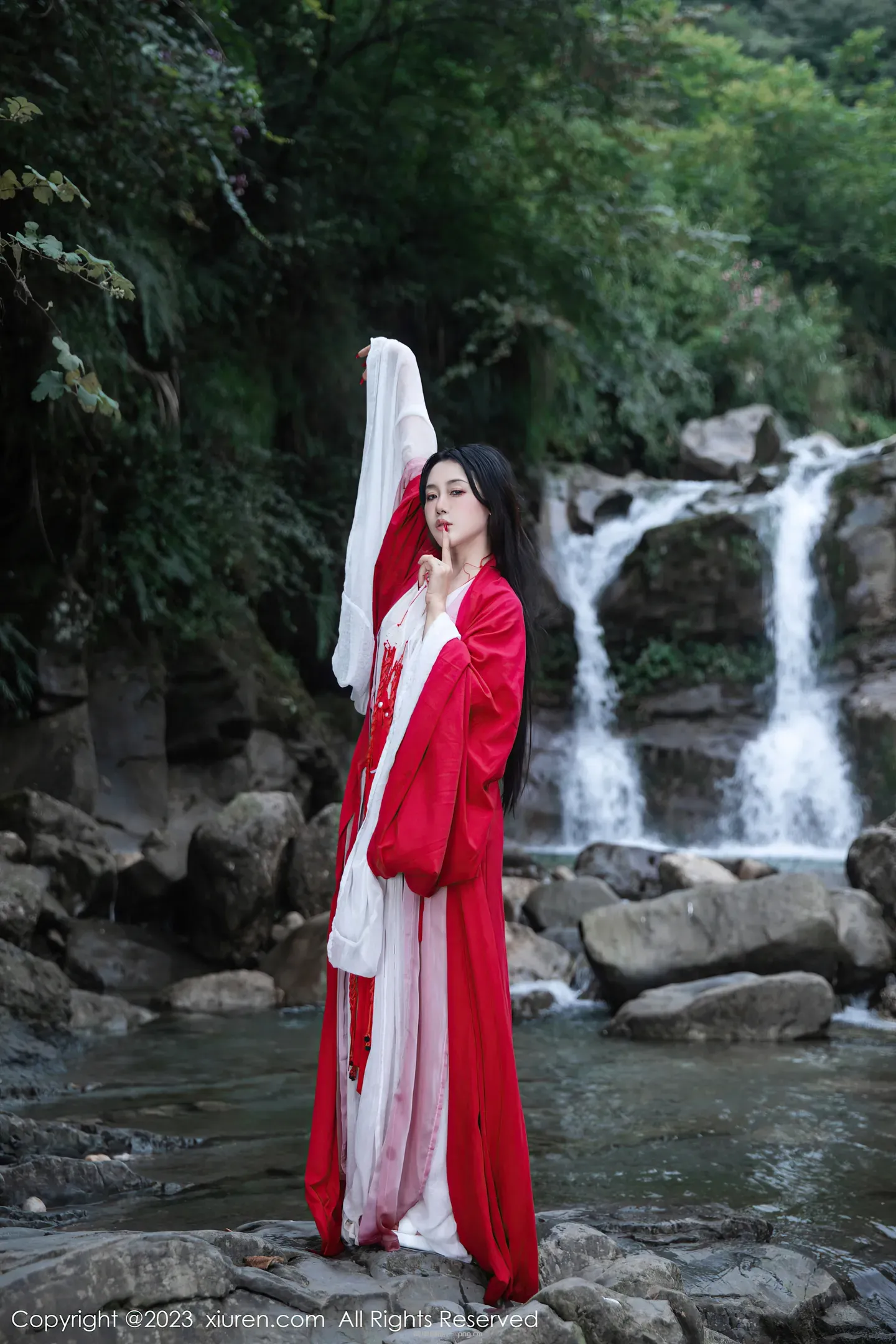 XiuRen秀人网 – 严利娅Yuliya – Waterfall “90 photos”-11