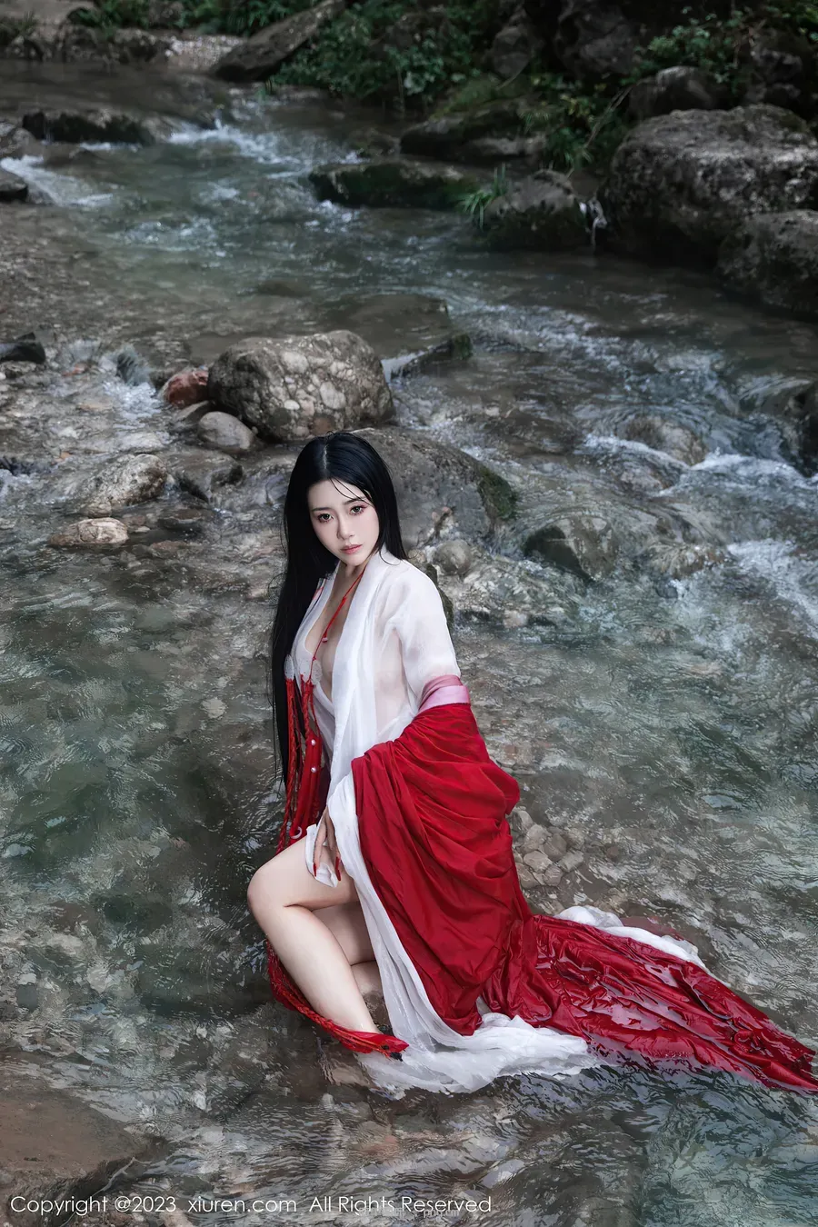 XiuRen秀人网 – 严利娅Yuliya – Waterfall “90 photos”-38