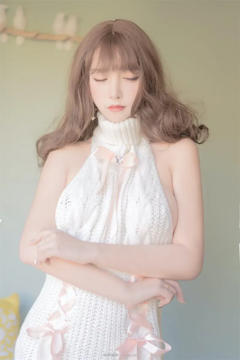 过期米线线喵 露背毛衣42p-28