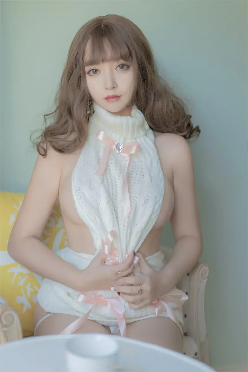 过期米线线喵 露背毛衣42p-36