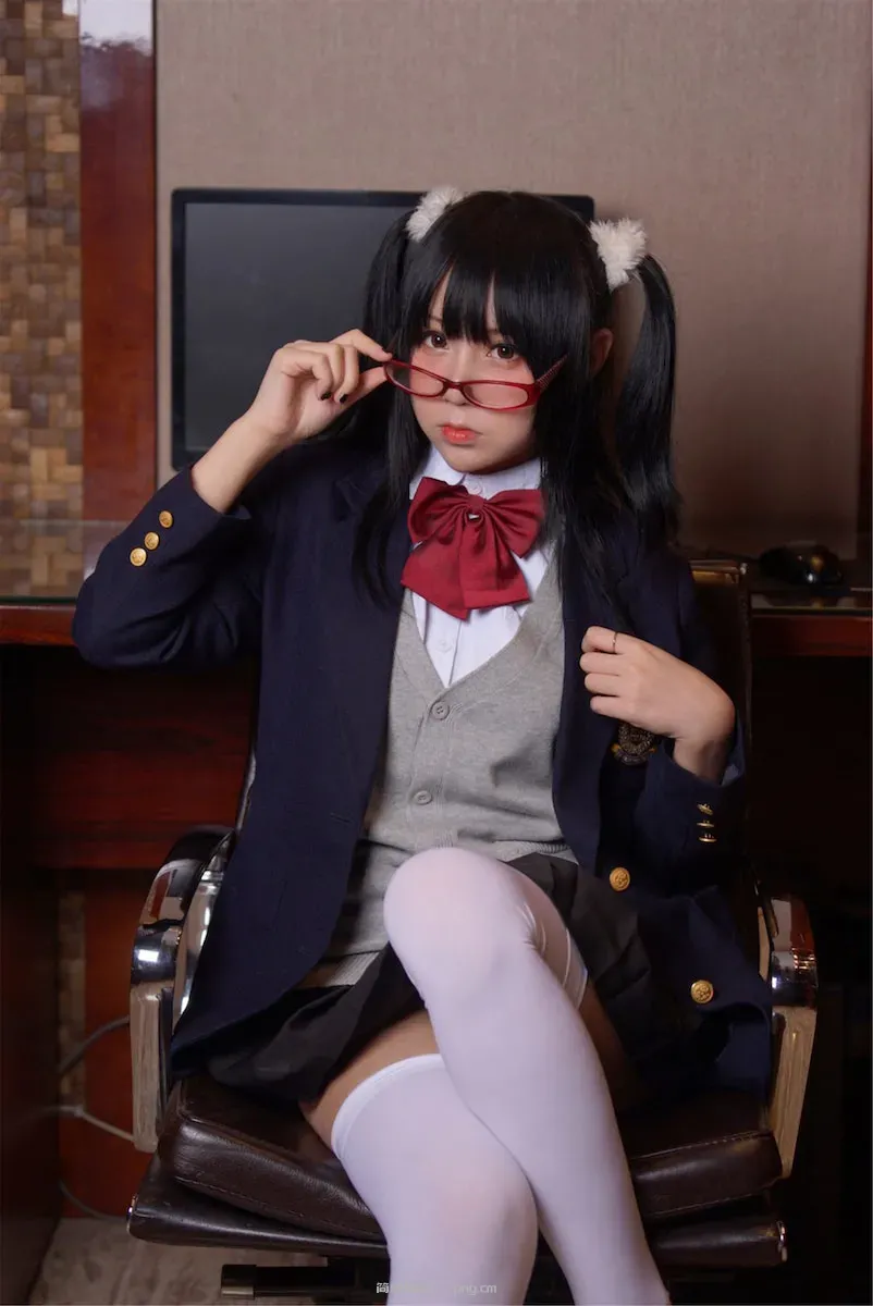 白银81软妹摇摇乐眼镜娘OL125p-19