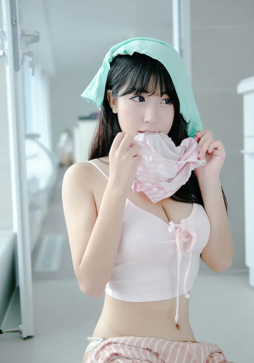 猫九酱晒衣服的小女友42p-30