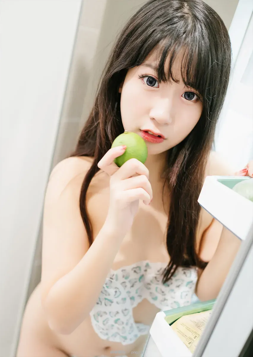 猫九酱旅行箱少女42p-32